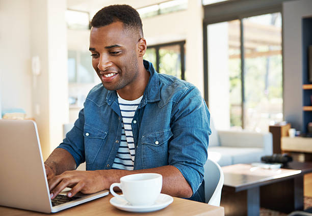 istock Enjoying the pleasures of a flexible office 482544891