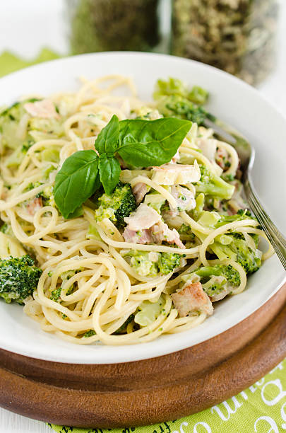 istock Spaghetti with broccoli, bacon and mascarpone sauce 482555128