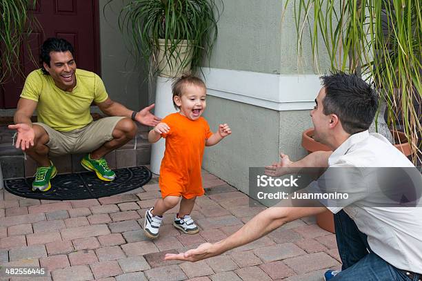 Família Feliz - Fotografias de stock e mais imagens de Bebé - Bebé, 18 a 23 Meses, 30-39 Anos