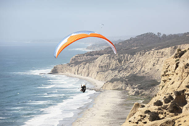 paraglider wing 해양수 항공편 - extreme sports air sport recreational pursuit ultralight 뉴스 사진 이미지