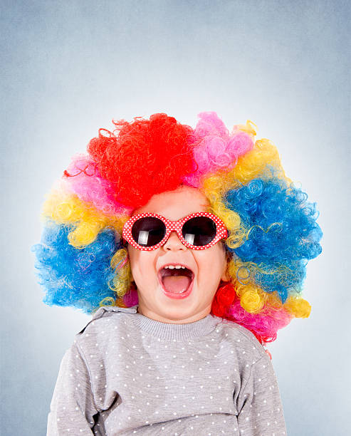 positive en clown - screaming little boys child human teeth photos et images de collection