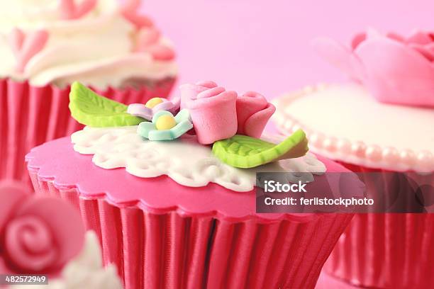 Foto de Cupcakes e mais fotos de stock de Arte - Arte, Arte e Artesanato - Assunto, Arte, Cultura e Espetáculo