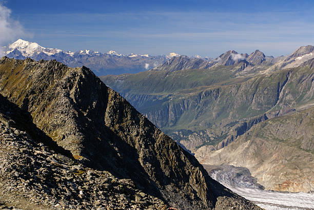 aletch o maior glaciar nos alpes - crevesse imagens e fotografias de stock