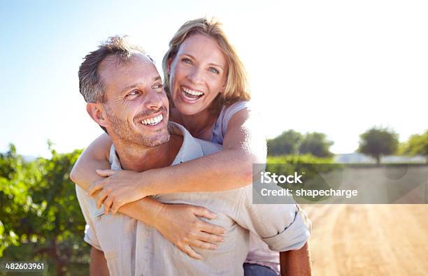 Er Ist Immer Mich Zum Lachen Stockfoto und mehr Bilder von Paar - Partnerschaft - Paar - Partnerschaft, 40-44 Jahre, Älteres Paar