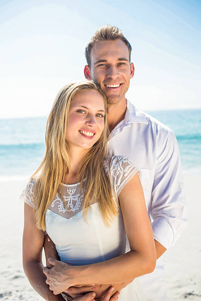 istock Happy couple on the beach 482606020