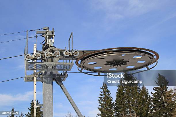 Foto de Teleférico De Esqui e mais fotos de stock de Alto - Descrição Geral - Alto - Descrição Geral, Branco, Cena Não-urbana