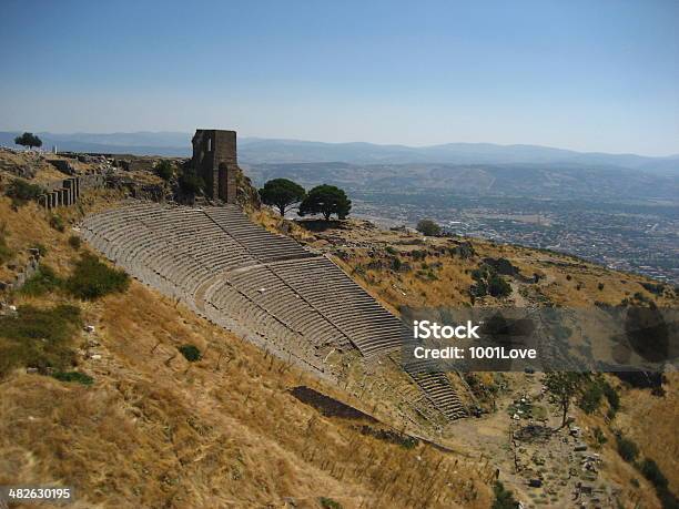 Photo libre de droit de Éphèse Amphitheatre Pergamos Turquie banque d'images et plus d'images libres de droit de Amphithéâtre - Amphithéâtre, Antique, Antiquité grecque