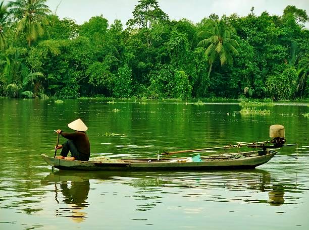 istock Vietnamese fishing boat on river 482633183