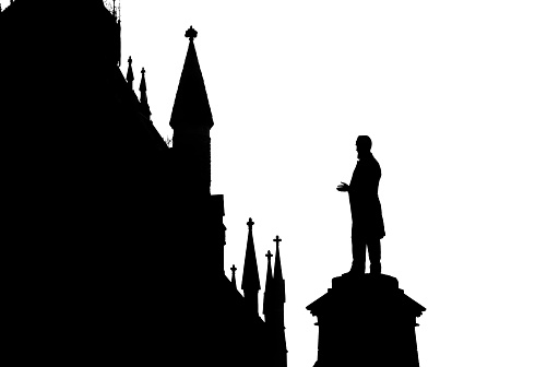 Estatua en blanco y negro del Parlamento de Ottawa photo