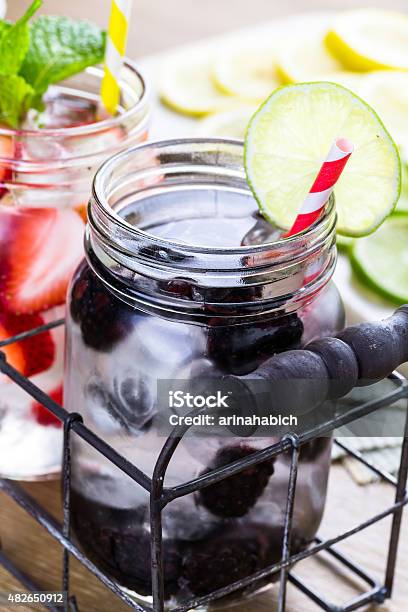 Condimento De Agua Foto de stock y más banco de imágenes de 2015 - 2015, Agua infusionada, Alimento