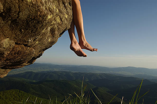 Weibliche Füße auf hohe Landschaft – Foto