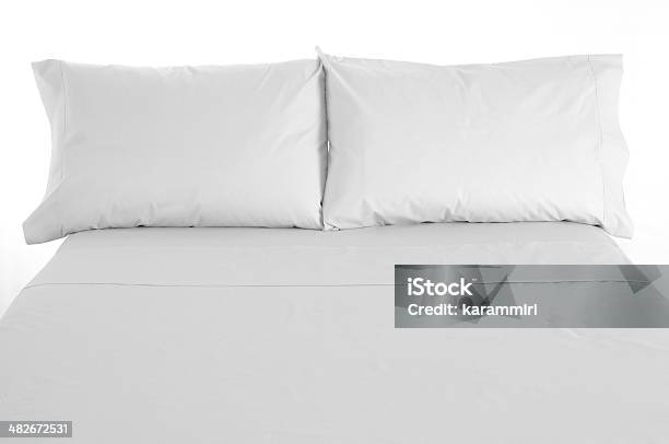 Photo libre de droit de Literie De Luxe banque d'images et plus d'images libres de droit de Blanc - Blanc, Coussin, Douceur