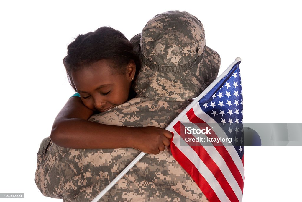 Girl Abrazos padre volviendo de la implementación - Foto de stock de Africano-americano libre de derechos