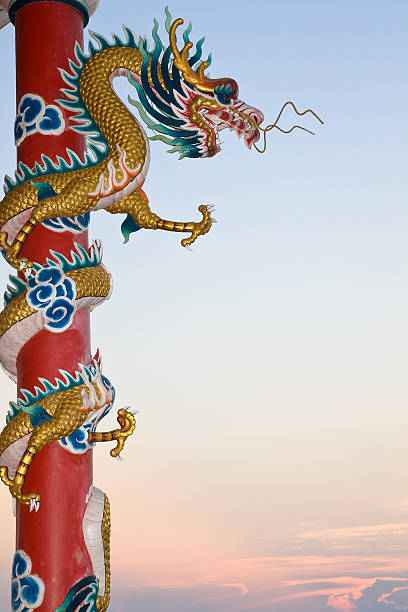dragão chinês imagem com pôr do sol - garuda bangkok thailand gold imagens e fotografias de stock