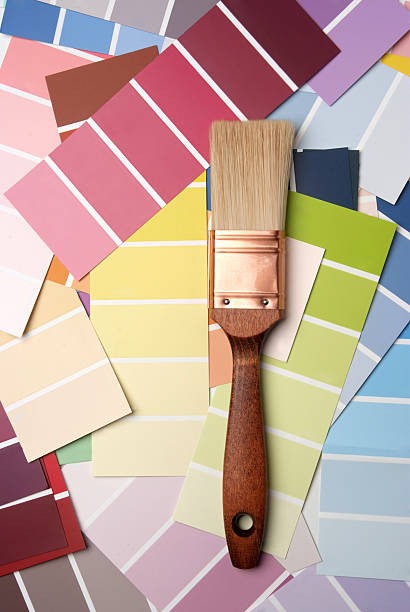 casa riqualificazione - home decorator make over series color swatch house painter foto e immagini stock