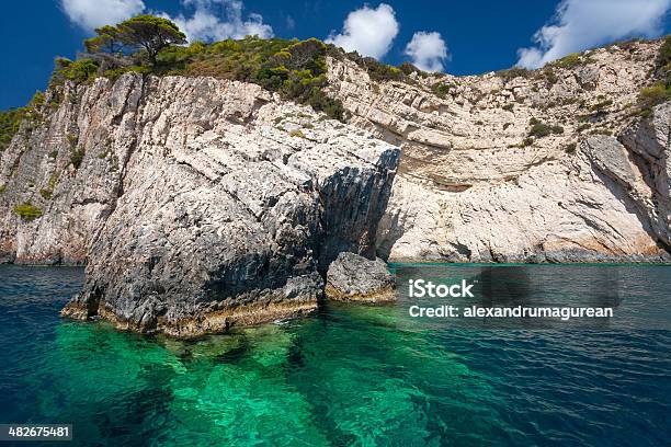 Azul Las Cuevas Foto de stock y más banco de imágenes de Cresta - Montaña - Cresta - Montaña, Grecia - Europa del sur, Mar