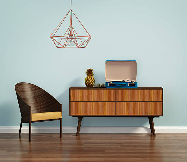 cadre bleu avec la mi siècle fauteuil ergonomique et un buffet - home decorating decor furniture table photos et images de collection