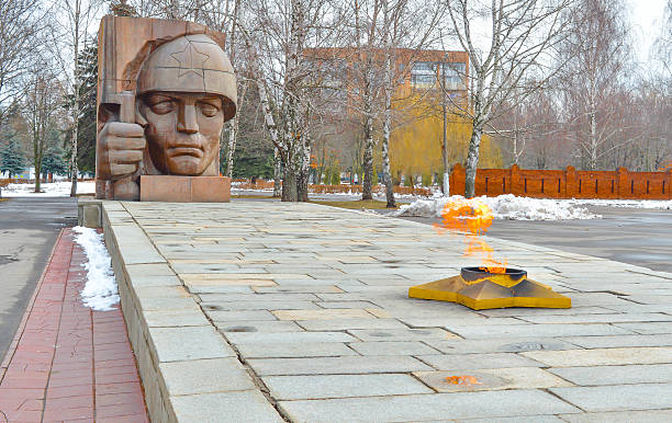istock Eternal fire on grave in Moscow World War II 482681426