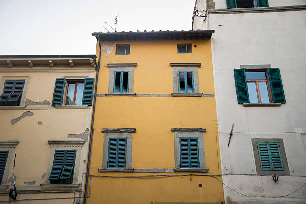 istock Italian houses 482685878