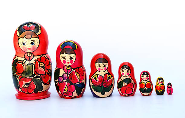 russian nesting puppen auch bekannt als babushkas - russian nesting doll doll matrioska russian culture stock-fotos und bilder