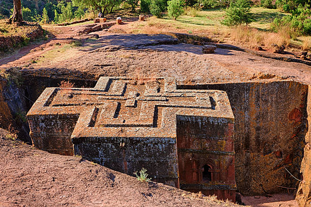 bete giyorgis-iglesia de saint george, lalibela - saint giorgis fotografías e imágenes de stock