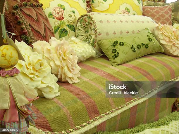 Foto de A Decoração De Interiores De Travesseiros Produtos Têxteis De Tecido e mais fotos de stock de Almofada