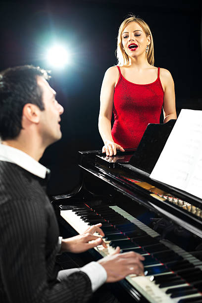 istock Beautiful woman singing. 482712147