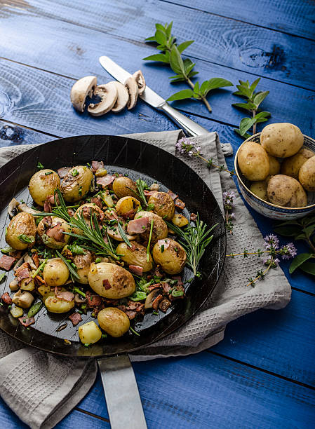 istock Cowboy potatoes with bacon and herbs 482719732