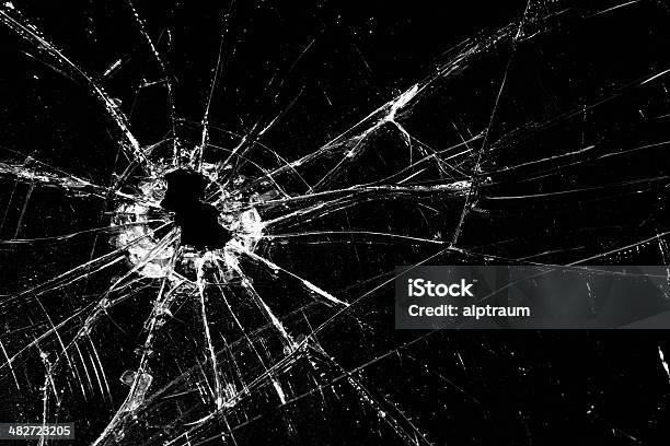 Zerbrochenes Glas Stockfoto und mehr Bilder von Scherben - Scherben, Glas, Gebrochen