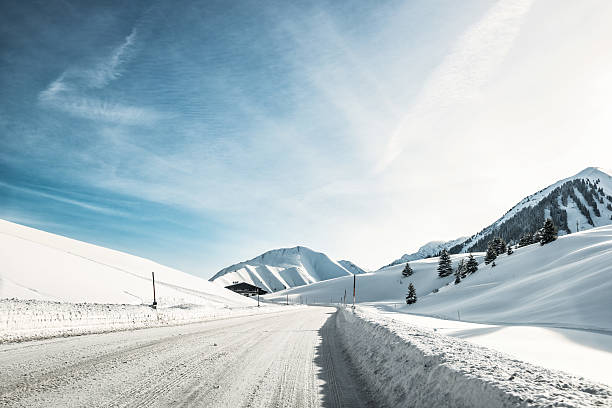 冬のアルプス - lech valley ストックフォトと画像