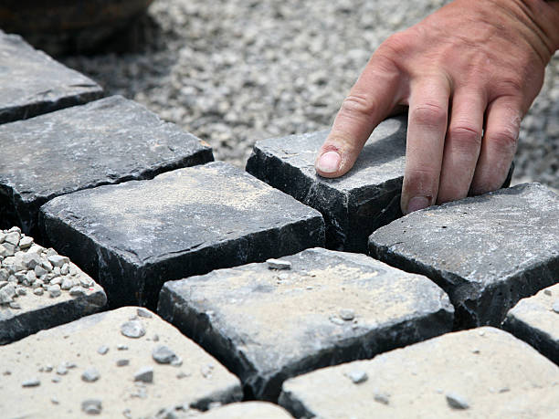 Laying of plaster stones
