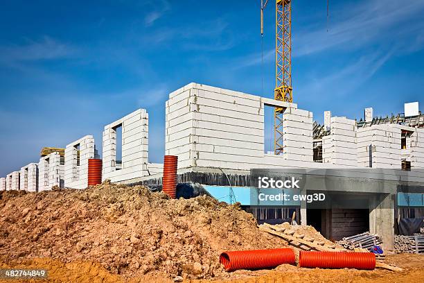 Novos Edifícios De Apartamento Em Construção - Fotografias de stock e mais imagens de Andaime - Andaime, Ao Ar Livre, Apartamento