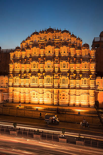 hawa mahal - photography urban scene vertical low angle view - fotografias e filmes do acervo