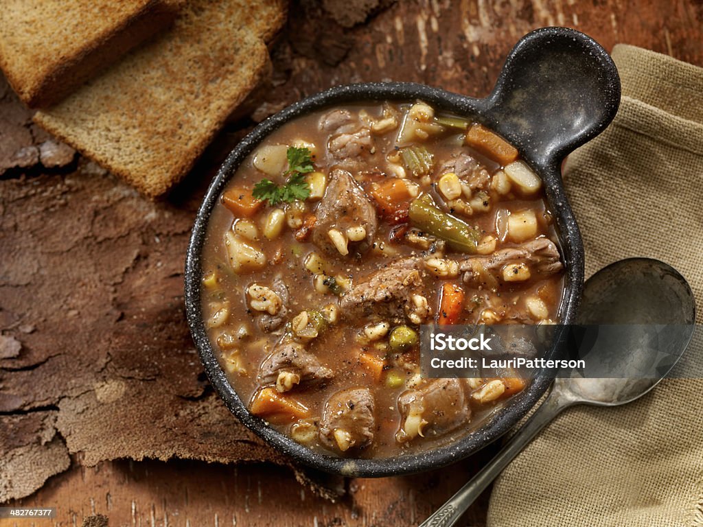 牛肉のスープ、大麦 - スープのロイヤリティフリーストックフォト