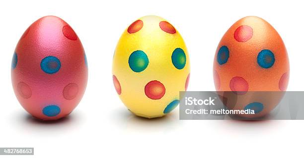 Foto de Três Ovos De Páscoa e mais fotos de stock de Ovo de Páscoa - Ovo de Páscoa, Três Objetos, Fundo Branco