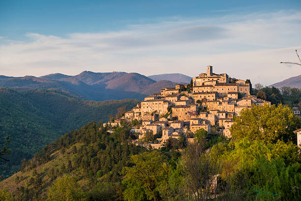 Medieval village of Labro In the heart of Italy, Labro is a unique village ... Unique for its beautiful location on top of a wooded hill on the one hand traguarda the mirror of Lake Piediluco, the finest in the center of Italy, and a side of the huge cliff of Monte Terminillo, the Alpe di Roma. rieti stock pictures, royalty-free photos & images