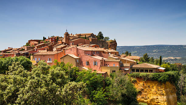 istock Hilltop village of Roussilon 482788957