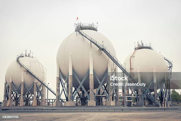 Petrolio Gas Liquido Di Storage - Fotografie stock e altre immagini di Gas - Gas, Scompartimento di immagazzinaggio, Liquido