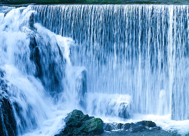 wasserfälle im sommer - spring waterfall japan landscape stock-fotos und bilder