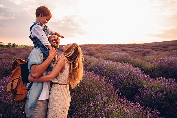 de bons moments - mother family vertical flower photos et images de collection