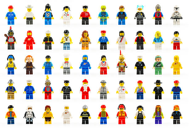 various lego mini figures isolated on white. - 小雕像 圖片 個照片及圖片檔