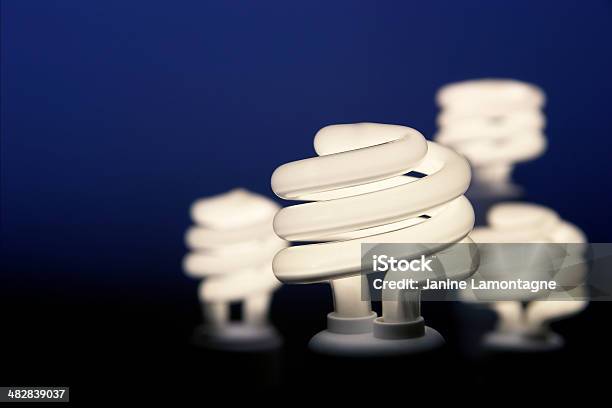 에너지 효율적인 전등 Blue 4가지 개체에 대한 스톡 사진 및 기타 이미지 - 4가지 개체, 전구, 0명