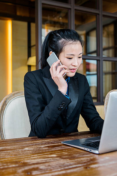 istock Bussines woman on the phone 482841108
