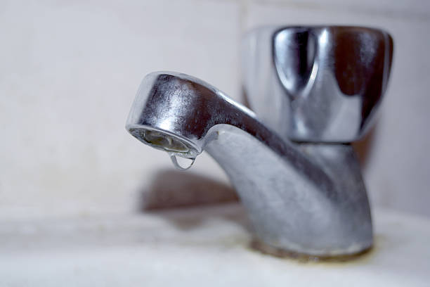 istock Close up old Faucets drip in the Bathroom 482844430