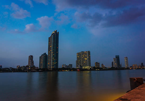 istock Chao Phraya River evening scene in Bangkok, Thailand 482850906