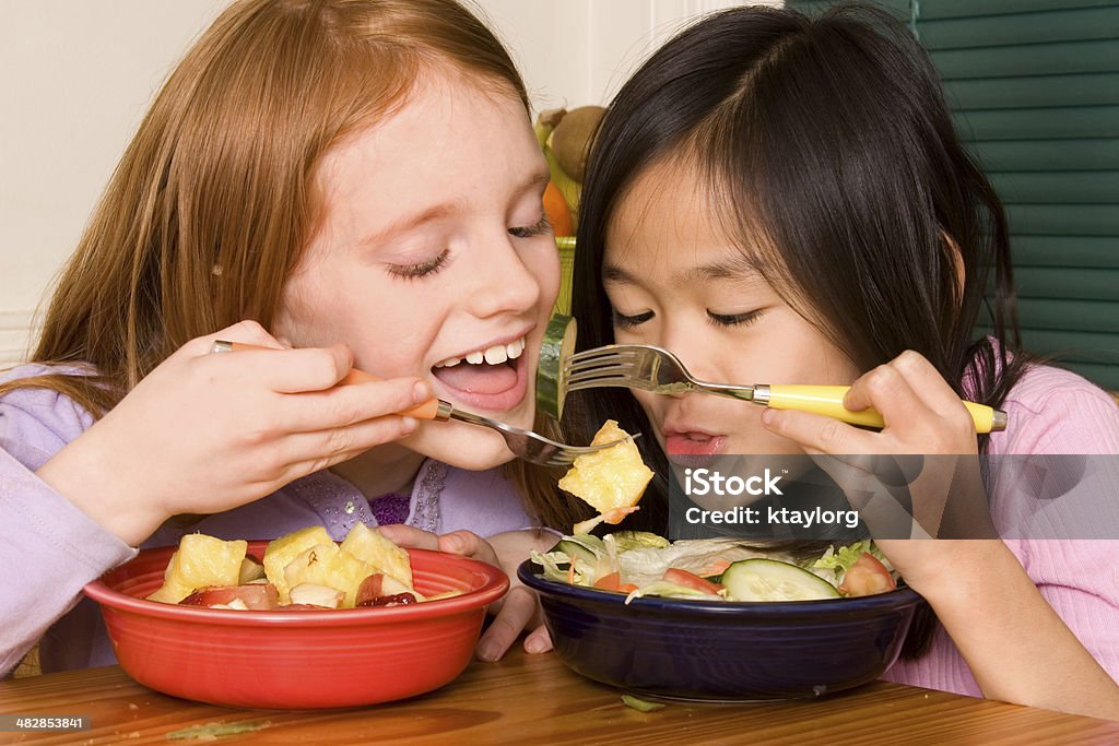 공유 건강한 음식 - 로열티 프리 과일 샐러드 스톡 사진