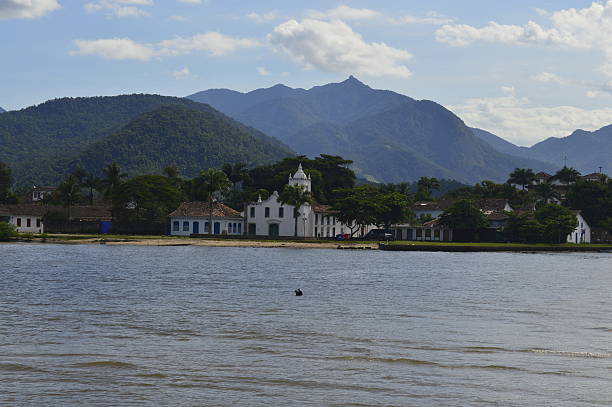 istock Historic church on the beach in Paraty 482854792