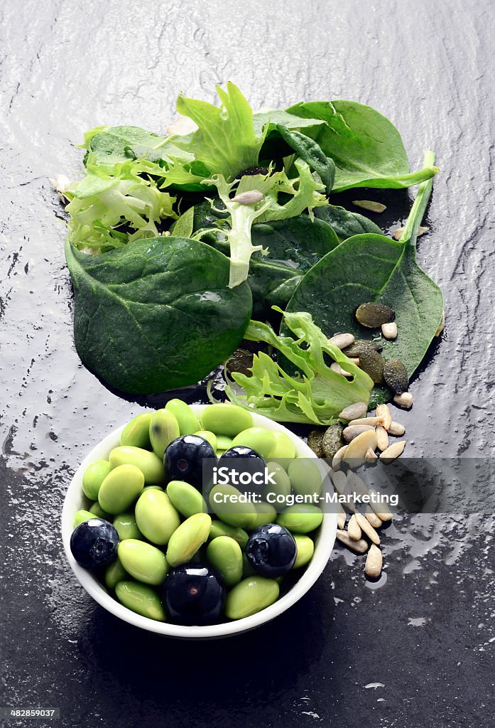 Feijão Edamame e saladas 3 - Foto de stock de Acompanhamento royalty-free