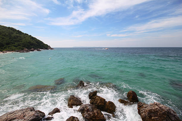 istock Larn island Koh Larn Chonburi Thailand 482893584