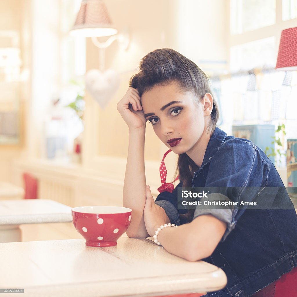 Menina com café Retro - Royalty-free 16-17 Anos Foto de stock